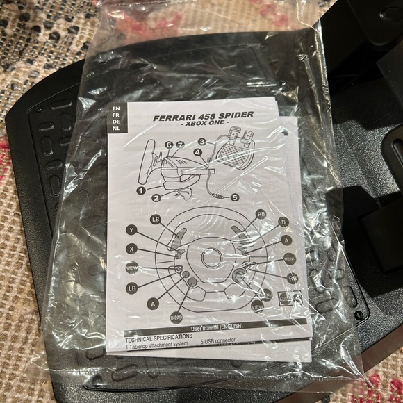 Thrustmaster - Ferrari 458 Spider racing wheel and pedals (Xbox X/S & One) - Picture 13 of 14